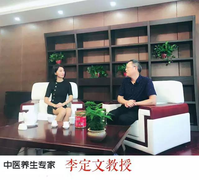 中醫(yī)養(yǎng)生專家談“三伏天”食療養(yǎng)生秘訣，細(xì)莫紅糖堅(jiān)果茶為貼心美食。